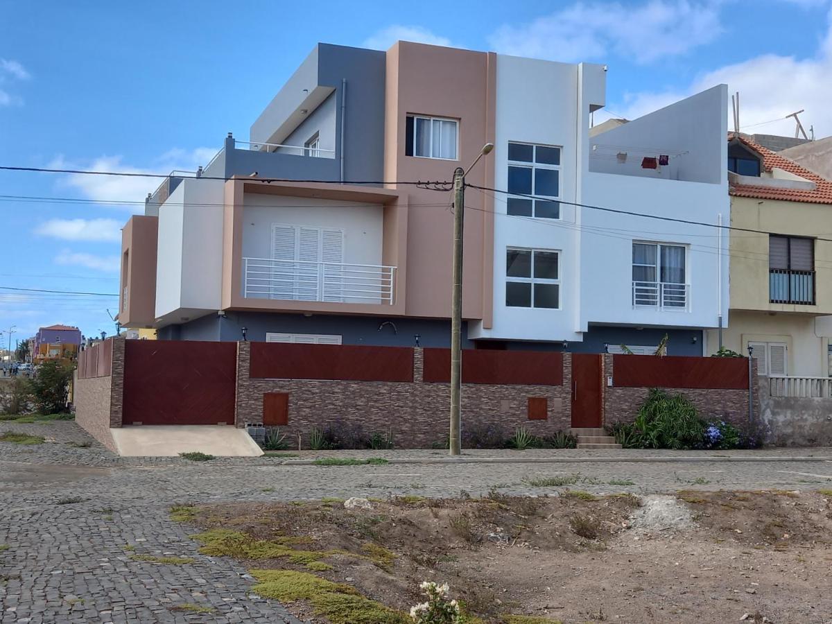Nifa House Hotel Espargos Luaran gambar