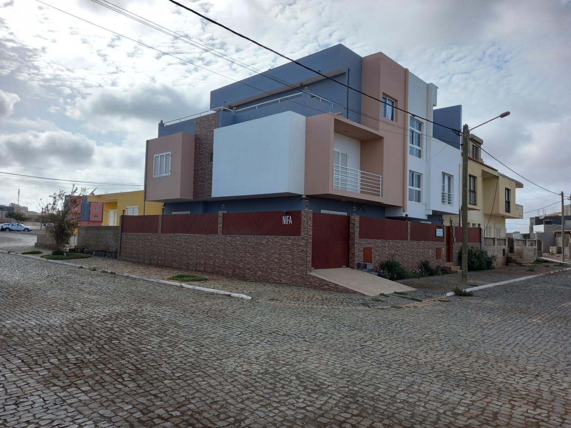 Nifa House Hotel Espargos Luaran gambar